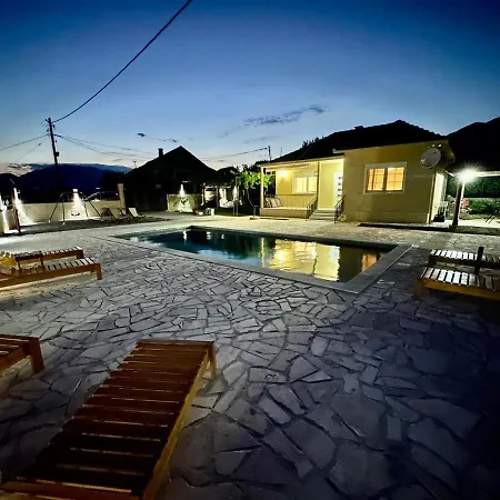 Sunny Village, Pool House Country house