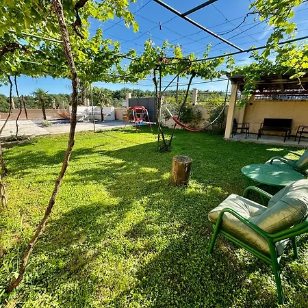 Sunny Village, Pool House Country house Podgorica
